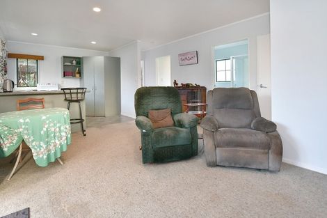 Photo of property in 2 Waiwera Avenue, Parakai, 0830