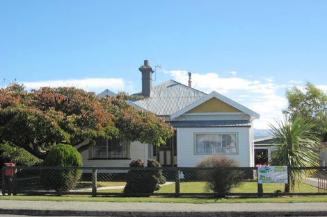 Photo of property in 30 Rhodes Street, Waimate, 7924