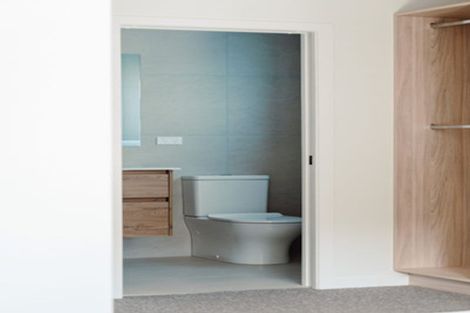 Photo of property in 15b Speedy Crescent, Hillcrest, Auckland, 0627