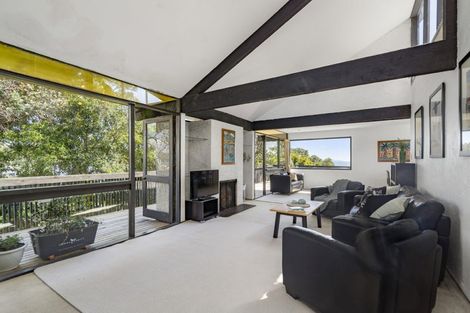 Photo of property in 2/30 Browns Bay Road, Rothesay Bay, Auckland, 0630