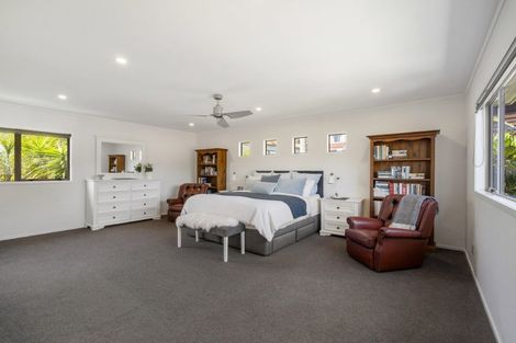 Photo of property in 8 Garden Lane, Torbay, Auckland, 0632