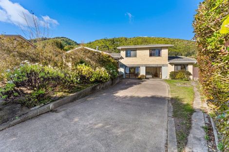 Photo of property in 11 Te Maku Grove, Waikanae, 5036