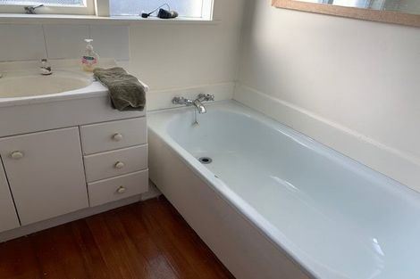 Photo of property in 5 Boys Place, Pakuranga Heights, Auckland, 2010