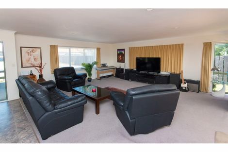 Photo of property in 10a Howden Street, Waiuku, 2123