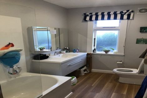 Photo of property in 21 Chamberlain Road, Karori, Wellington, 6012