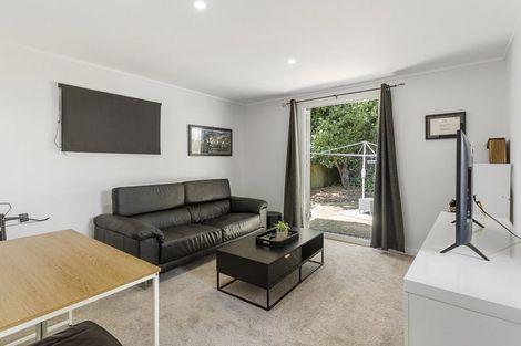 Photo of property in 9 Pakuranga Road, Pakuranga, Auckland, 2010