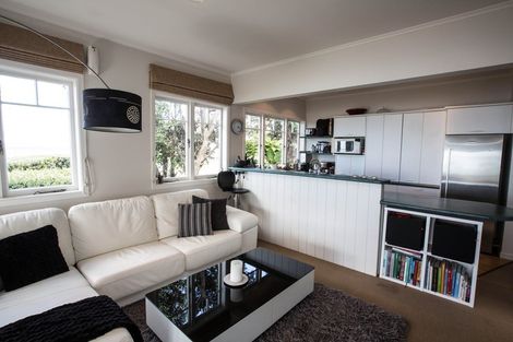 Photo of property in 57 Milford Road, Milford, Auckland, 0620