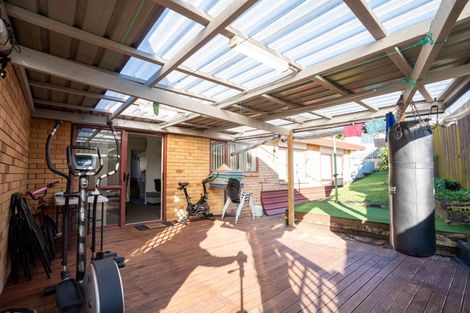 Photo of property in 63 Castlefinn Drive, Weymouth, Auckland, 2103