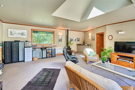 Photo of property in 355 Turitea Road, Turitea, Palmerston North, 4472