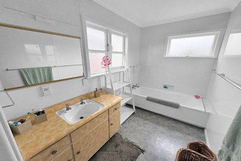 Photo of property in 16 Marlborough Street, Levin, 5510