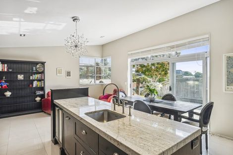 Photo of property in 11 Metzenthin Close, Raumati South, Paraparaumu, 5032