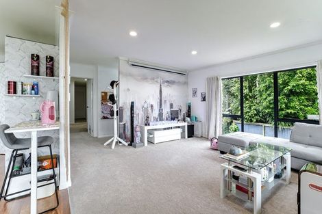 Photo of property in 115c Woodglen Road, Glen Eden, Auckland, 0602