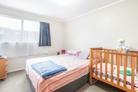 Photo of property in 2/146 Newlands Road, Newlands, Wellington, 6037