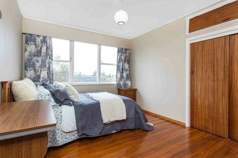 Photo of property in 4 Staveley Avenue, Mount Roskill, Auckland, 1041