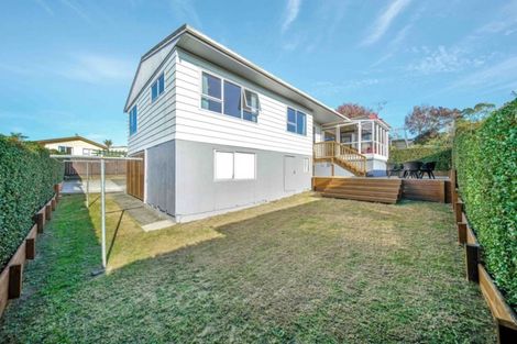 Photo of property in 2/52 Highland Park Drive, Highland Park, Auckland, 2010