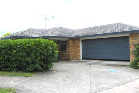 Photo of property in 16 Ranch Place, Pukekohe, 2120