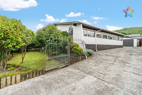 Photo of property in 325 Wellington Road, Wainuiomata, Lower Hutt, 5014