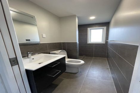 Photo of property in 32 Canal Road West, Waitakaruru, Ngatea, 3576