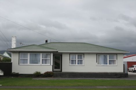 Photo of property in 10 Winchester Street, Levin, 5510