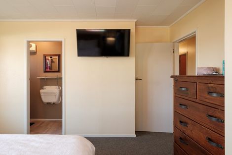 Photo of property in 49 Lawrence Place, Outer Kaiti, Gisborne, 4010