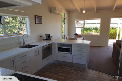 Photo of property in 2 Taihiki Road, Clarks Beach, 2122