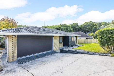 Photo of property in 43 Ewhurst Place, Goodwood Heights, Auckland, 2105