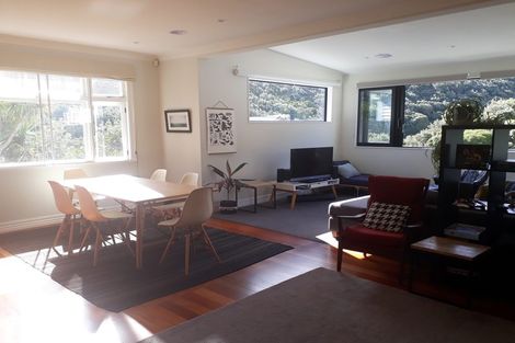 Photo of property in 73 Hungerford Road, Houghton Bay, Wellington, 6023