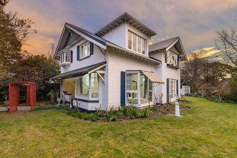 Photo of property in 24 Snowdon Road, Fendalton, Christchurch, 8052