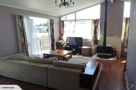 Photo of property in 46 Sunnyside Road, Sunnyvale, Auckland, 0612