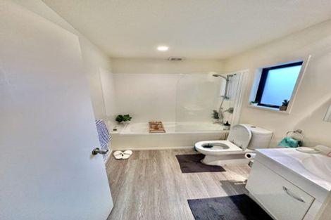 Photo of property in 75a Dress Circle, Newlands, Wellington, 6037