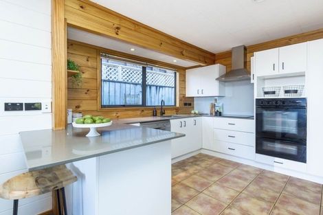 Photo of property in 3 Sunnyview Drive, Brown Owl, Upper Hutt, 5018