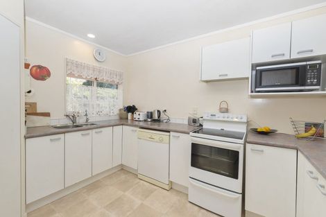 Photo of property in 29 Milan Drive, Glen Eden, Auckland, 0602