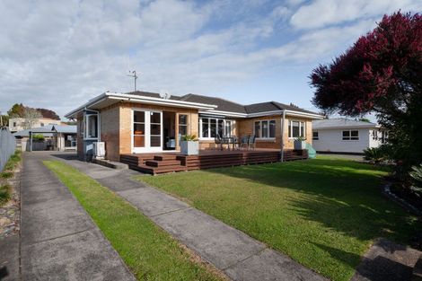 Photo of property in 19 Bolmuir Road, Forest Lake, Hamilton, 3200