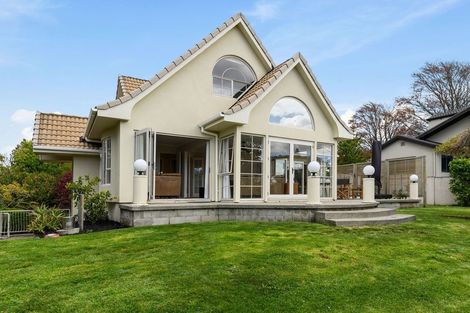 Photo of property in 6 Tupara Crescent, Kawaha Point, Rotorua, 3010