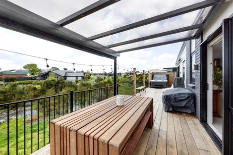 Photo of property in 18 Te Tiireke Drive, Glenview, Hamilton, 3206