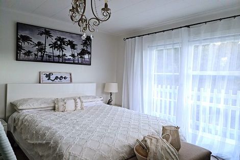 Photo of property in 70 Dominion Park Street, Johnsonville, Wellington, 6037