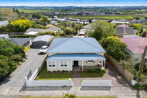 Photo of property in 31 Garfield Road, Helensville, 0800