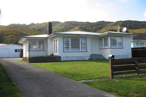 Photo of property in 91 Wood Street, Wainuiomata, Lower Hutt, 5014