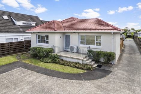 Photo of property in 1/137 Shakespeare Road, Milford, Auckland, 0620