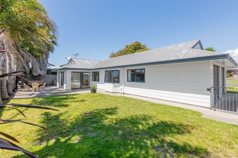 Photo of property in 11 Checketts Place, Papamoa Beach, Papamoa, 3118