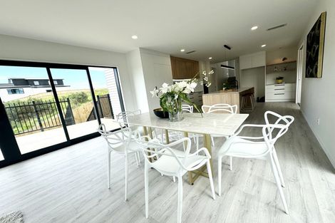 Photo of property in 27 Kotuitui Drive, Wainui, 0992