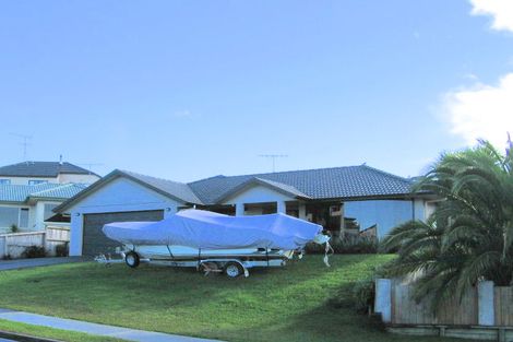 Photo of property in 40 Waldorf Crescent, Orewa, 0931