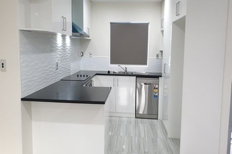 Photo of property in 11 Sohum Place, Manukau, Auckland, 2104