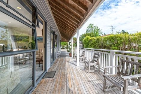 Photo of property in 3a Cron Avenue, Te Atatu South, Auckland, 0610