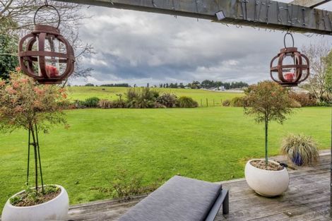 Photo of property in 10 Clifford Close, Levin, 5510