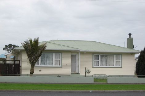 Photo of property in 69 Browne Street, Waitara, 4320