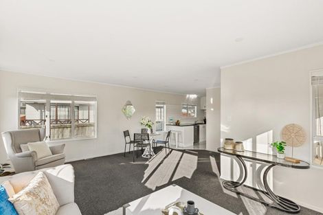 Photo of property in 26 Hinerau Street, Henderson, Auckland, 0612