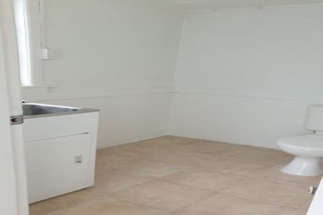 Photo of property in 1/8 Northcote Road, Takapuna, Auckland, 0622