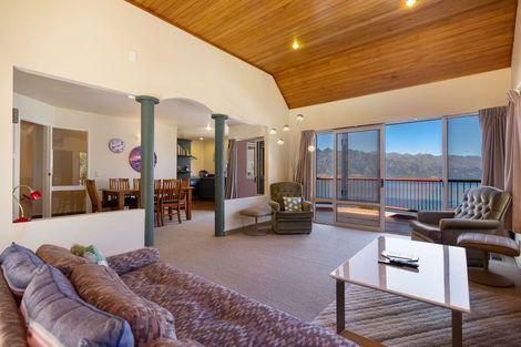 Photo of property in 14a Von Place, Fernhill, Queenstown, 9300