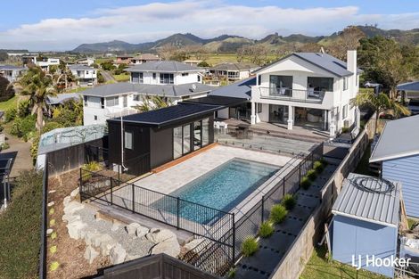 Photo of property in 33 The Crescent, Waihi Beach, 3611